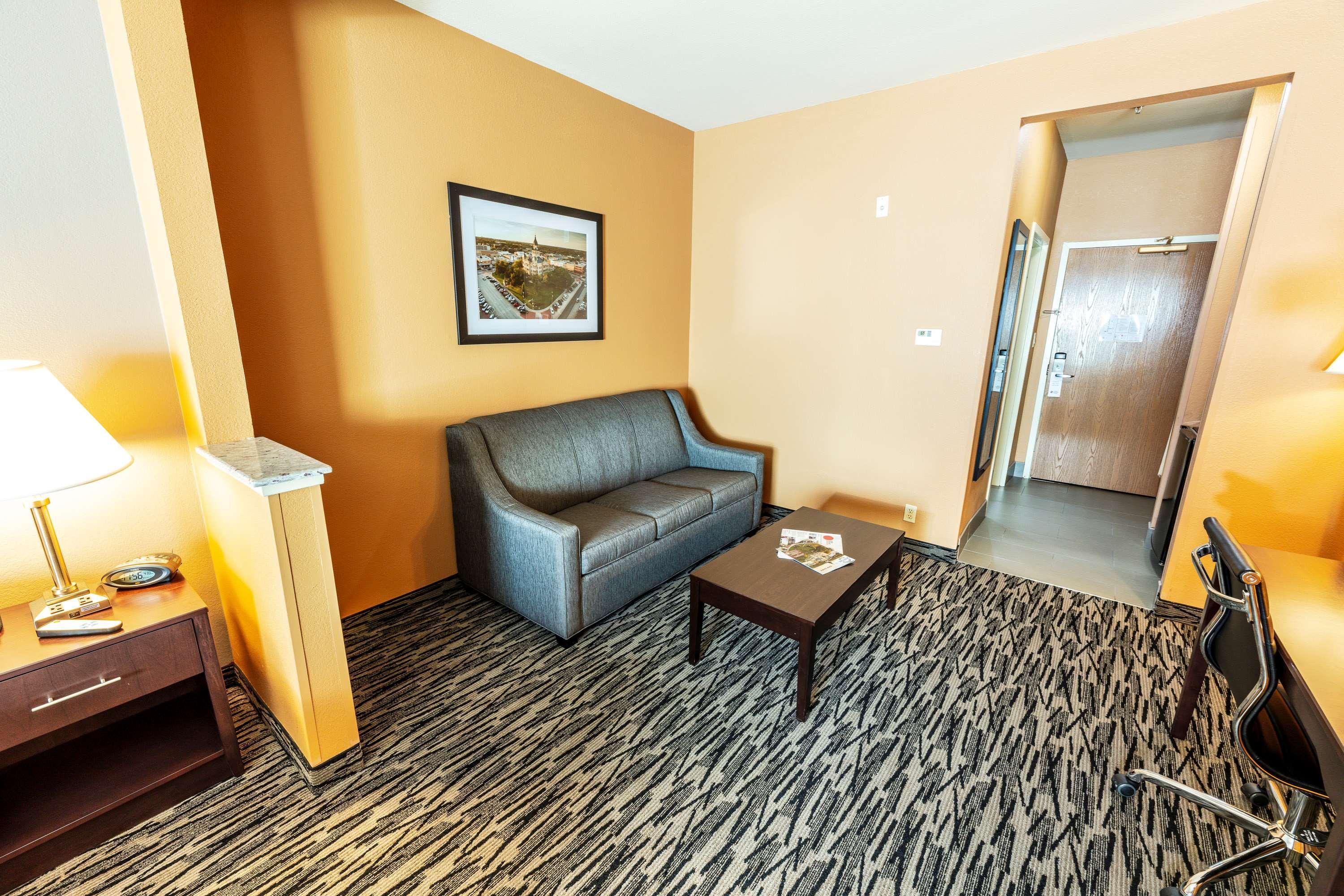 Best Western Plus Denton Inn & Suites Ngoại thất bức ảnh