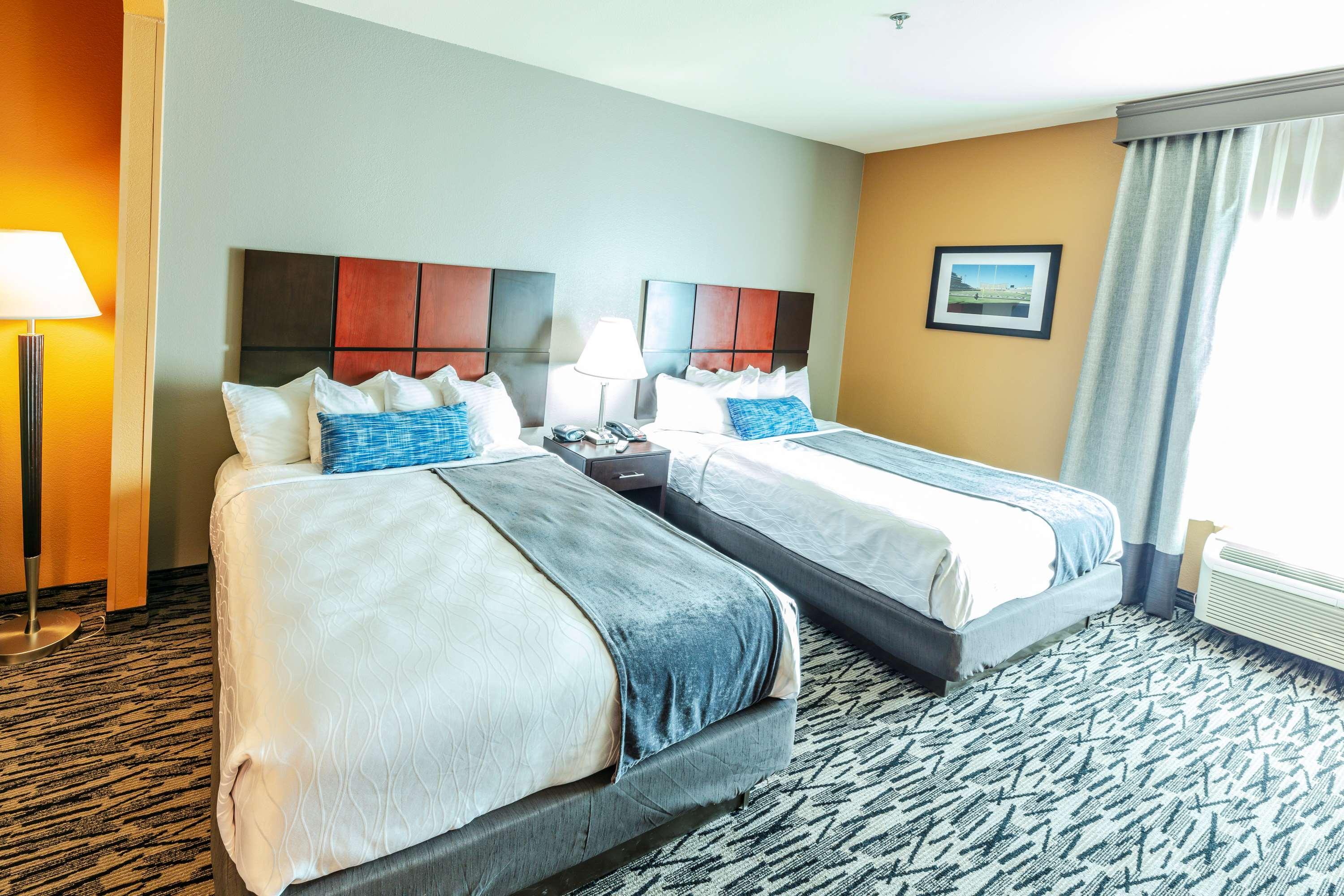 Best Western Plus Denton Inn & Suites Ngoại thất bức ảnh