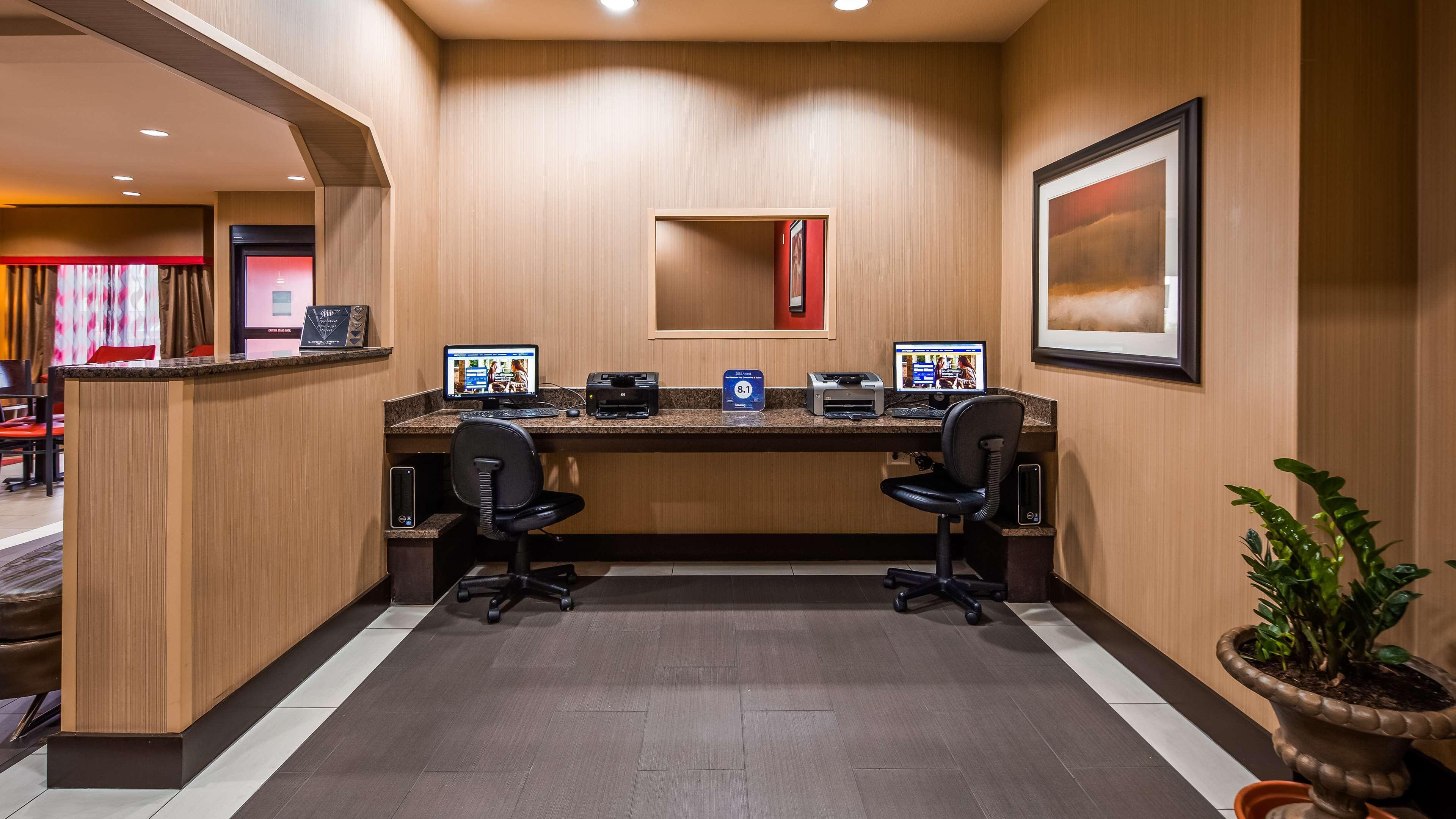 Best Western Plus Denton Inn & Suites Ngoại thất bức ảnh