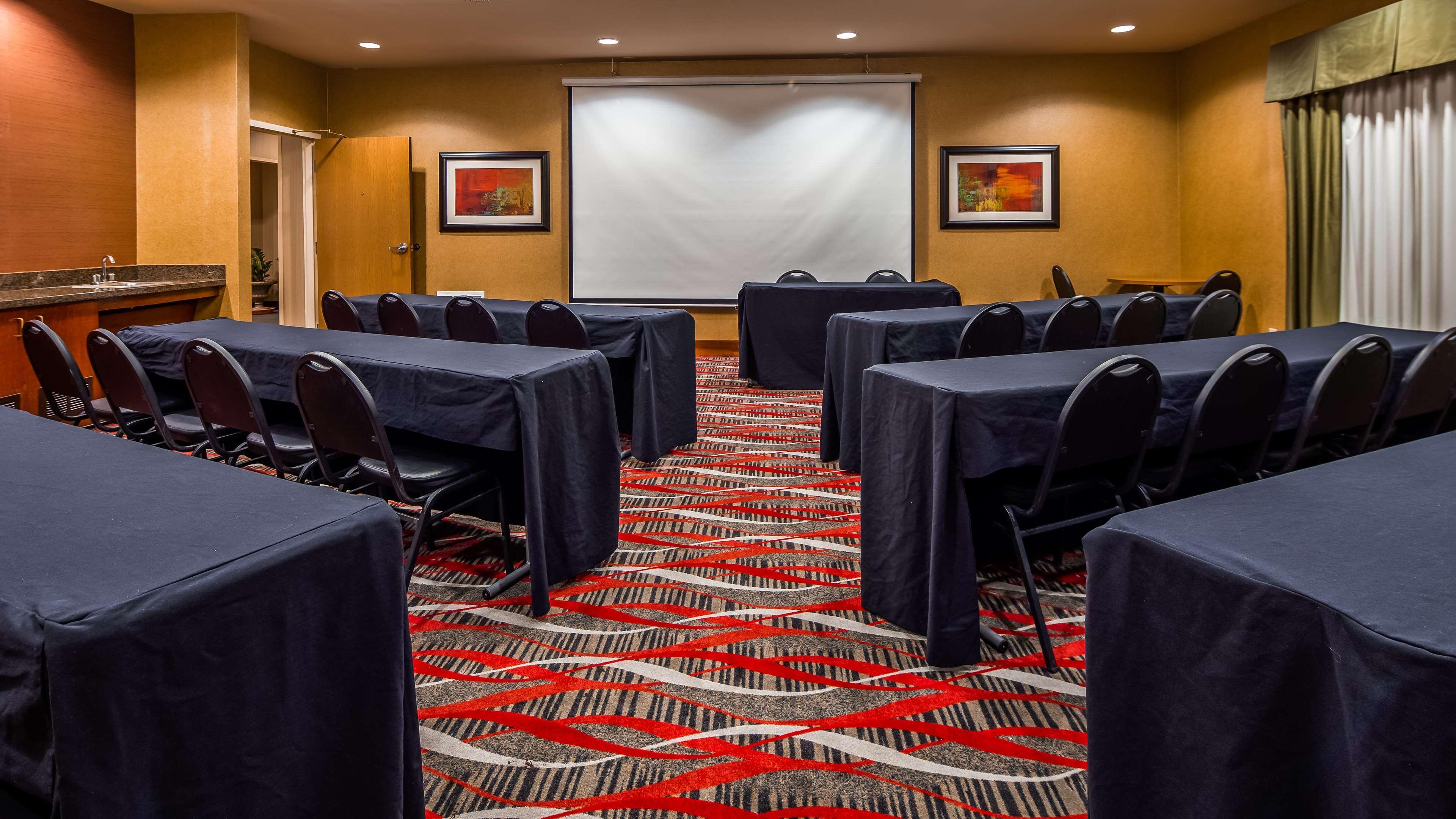 Best Western Plus Denton Inn & Suites Ngoại thất bức ảnh