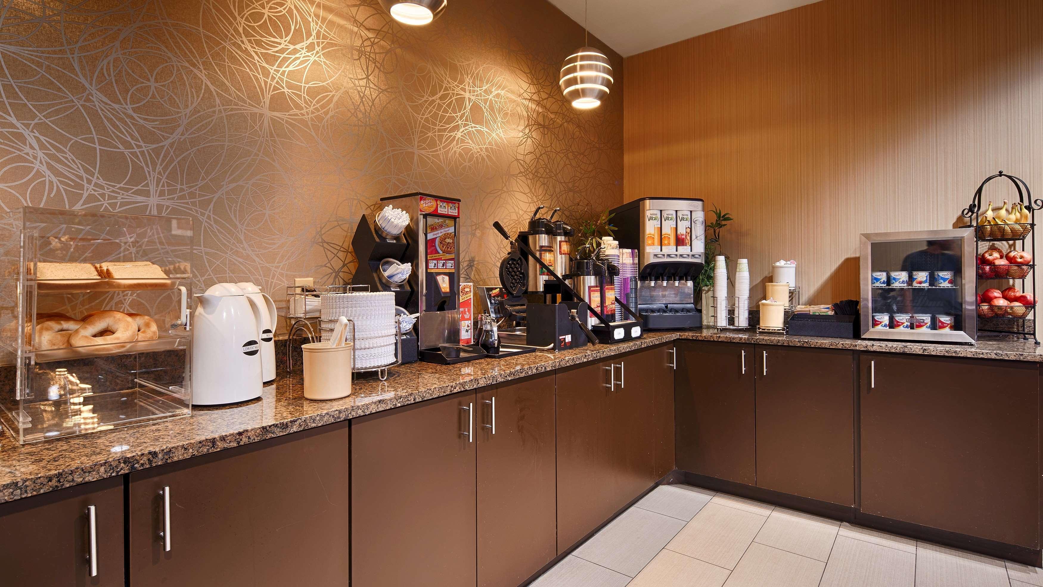 Best Western Plus Denton Inn & Suites Ngoại thất bức ảnh